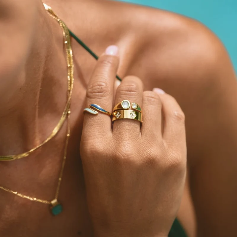 Lucky Bloom Crystal Band Ring