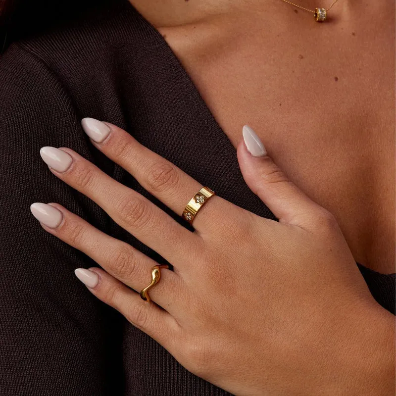 Lucky Bloom Crystal Band Ring