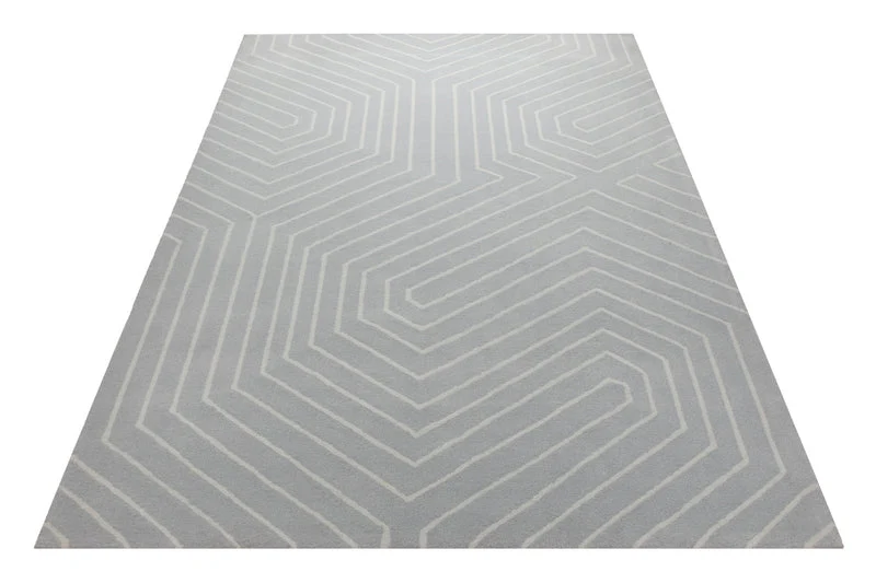 Hellgrau mit Grafiklinie - Handtuft Ton in Ton 160 x 230 cm