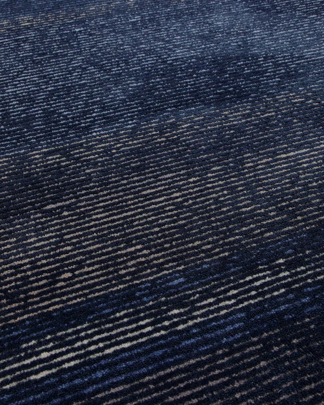 Marineblau im Streifenlauf -Handtuft 160 x 230 cm