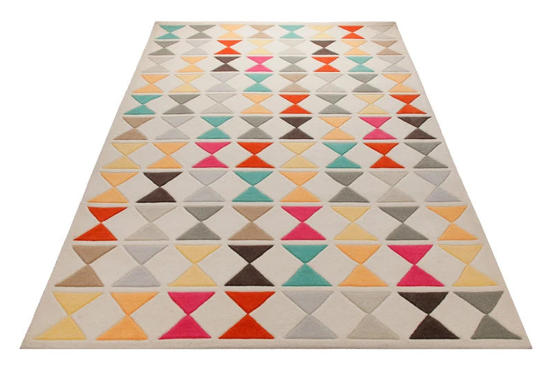Dreiecke in Türkis und Orange - Handtuft auf Wollweiß 160 x 230 cm