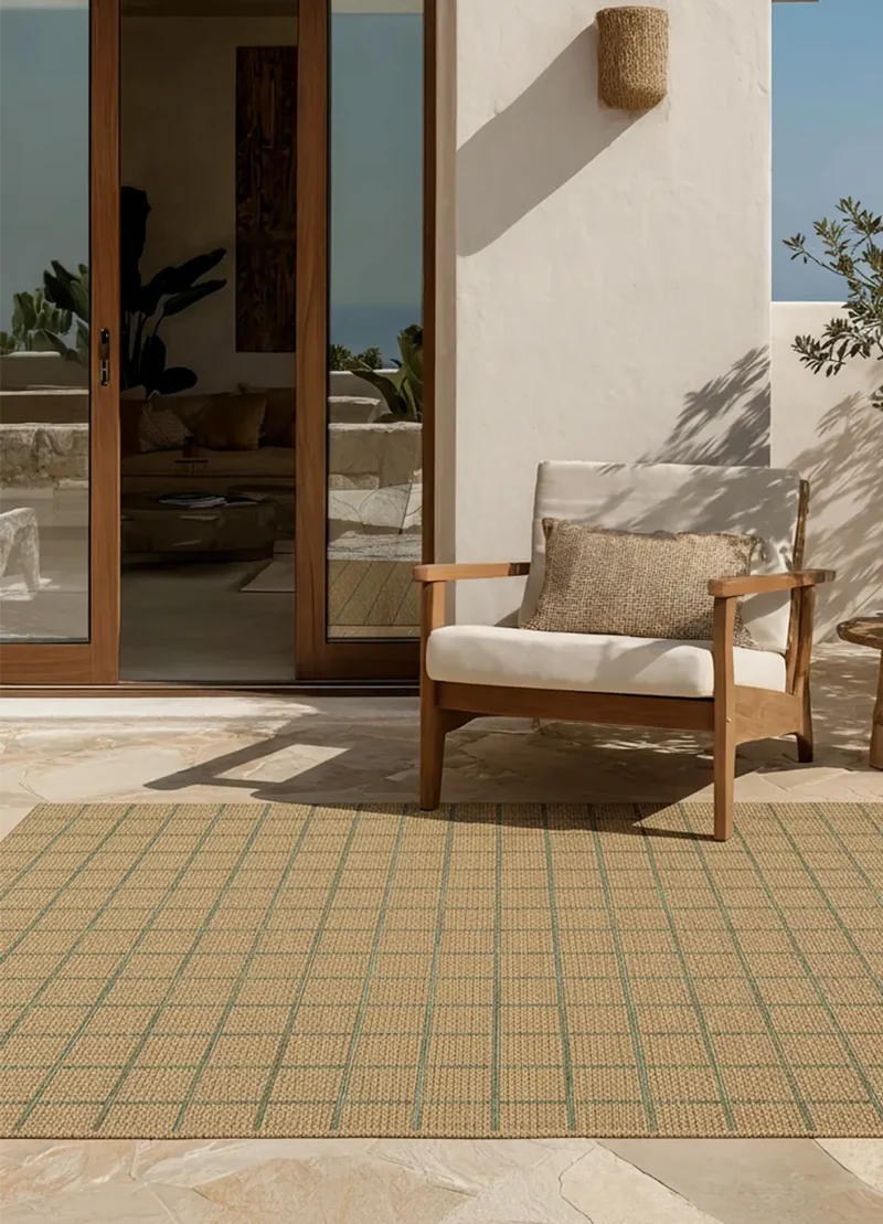 Alfombra de exterior efecto yute y cuadros verde Pérgola 12615 de 160x230 cm