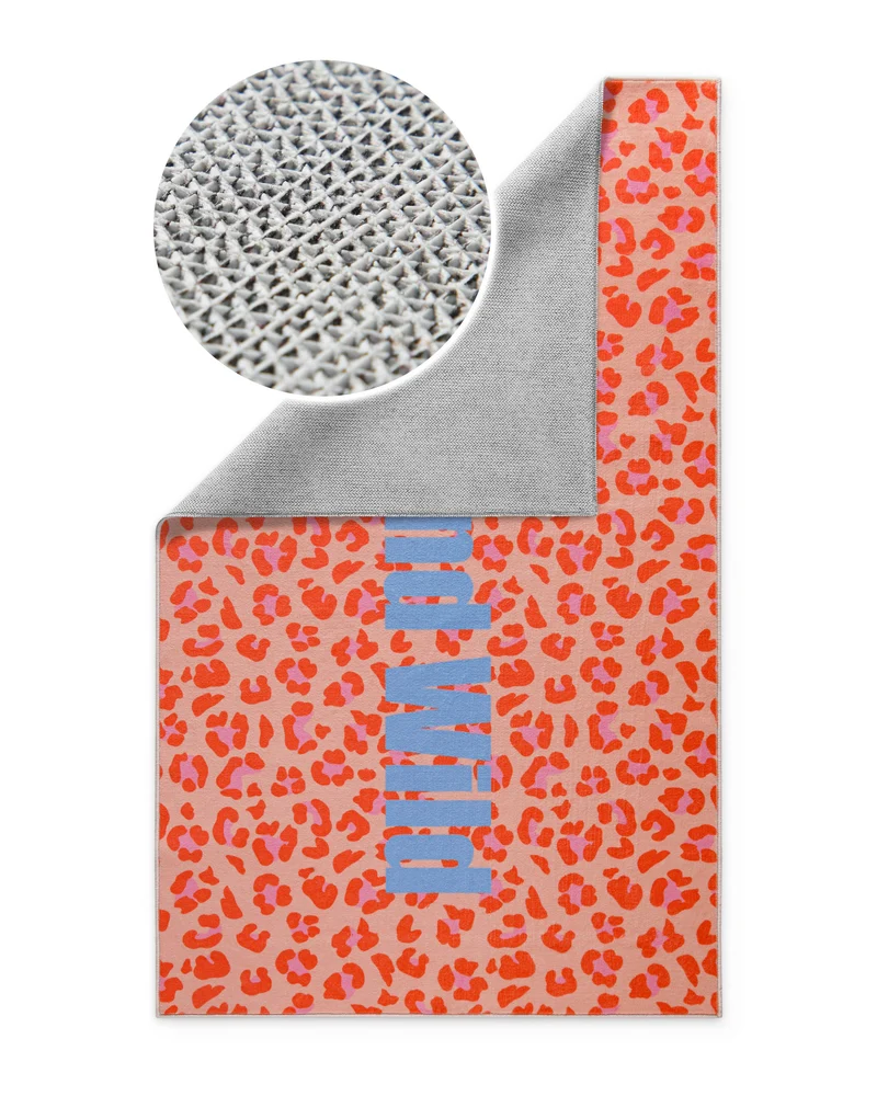 Badteppich mit buntem Leo Print "WetAndWild" WECONhome