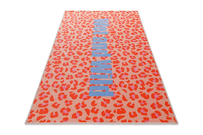 Badteppich mit buntem Leo Print "WetAndWild" WECONhome