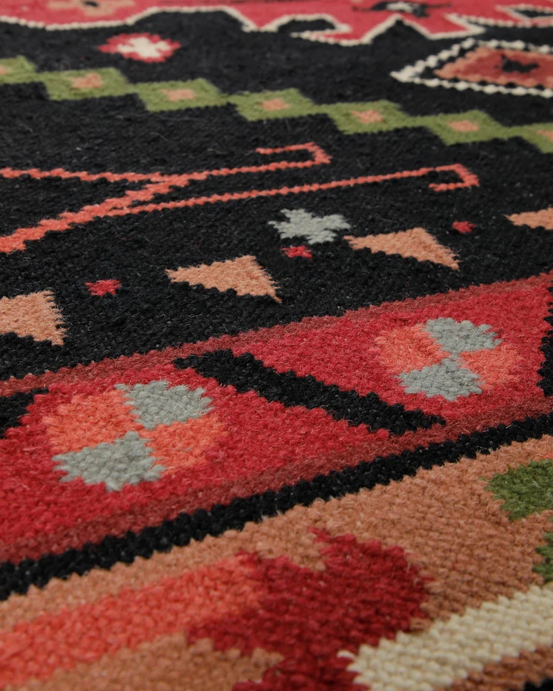 Handwebteppich Wolle Kelim Medaillon schwarz rot 160x230 cm