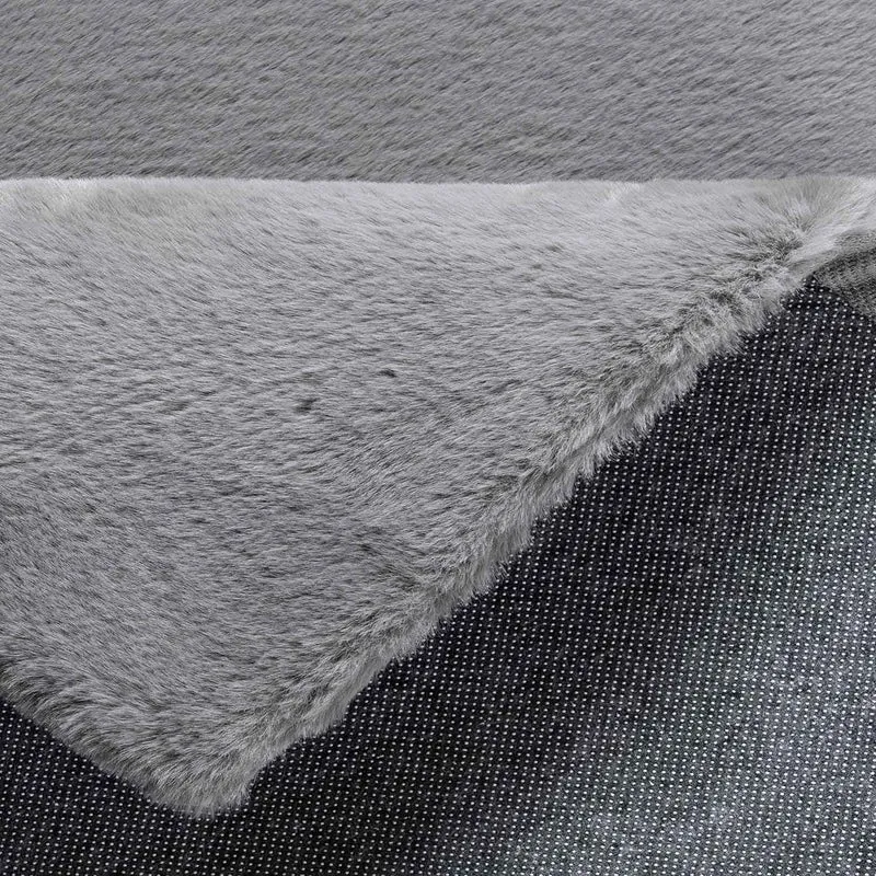 Fellteppich Kunstfell Teppich Imitat in Grau Dicht Flauschig Seidiger Glanz Hochflor