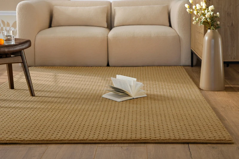 Kurzflor Teppich aus Schurwolle Karamell "Castello THREE" WECONhome