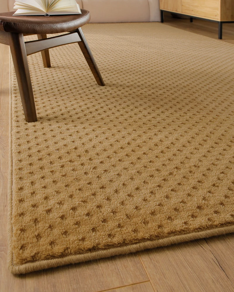 Kurzflor Teppich aus Schurwolle Karamell "Castello THREE" WECONhome