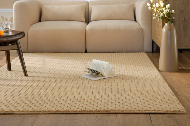 Kurzflor Teppich aus Schurwolle Sand Beige "Castello THREE" WECONhome