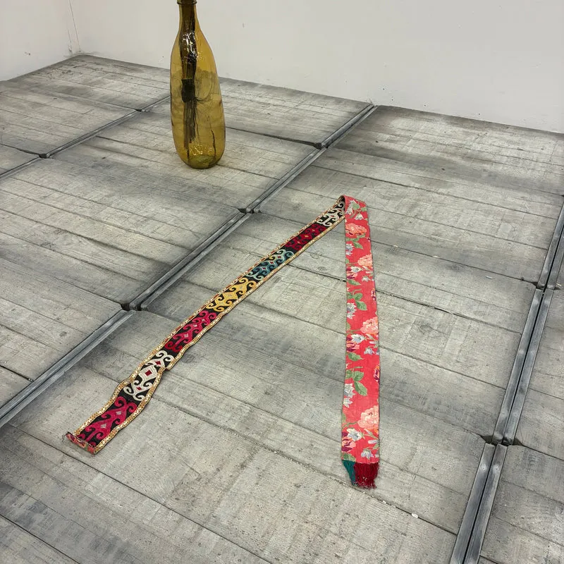 Orientalisches Zierband Kelim Wandbehang Nomaden Stoffband Rot Blumen Borde Gebraucht