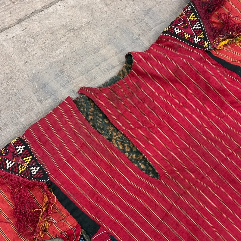 Orientalisches Gewand Wandbehang Kleid Tunika Rot Gestrift Gebraucht
