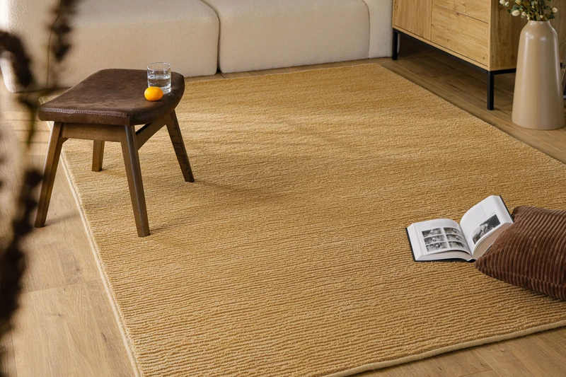 Kurzflor Teppich aus Schurwolle Karamell "Castello ONE" WECONhome