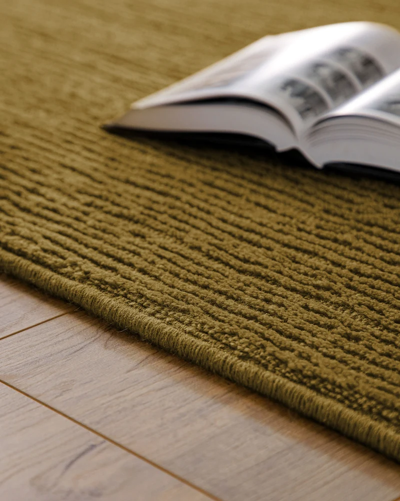 Kurzflor Teppich aus Schurwolle Blass Grün "Castello ONE" WECONhome