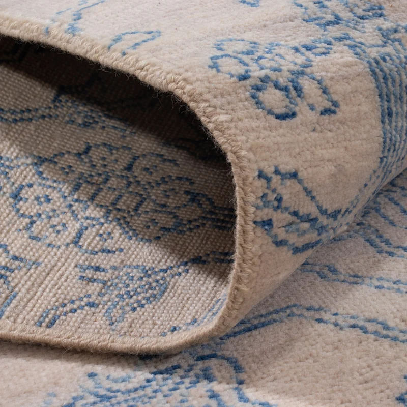 Designer Teppich 246x302cm - hellblau