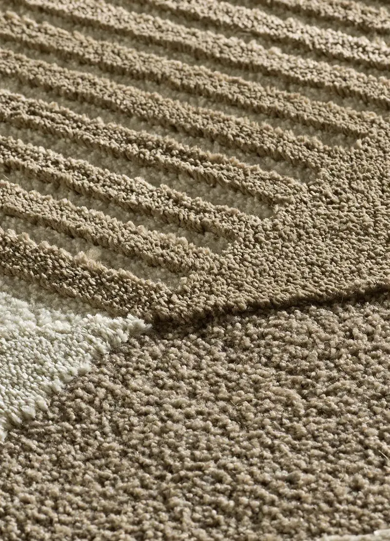Alfombra geométrica con relieve en tonos tierra Melfi 4501