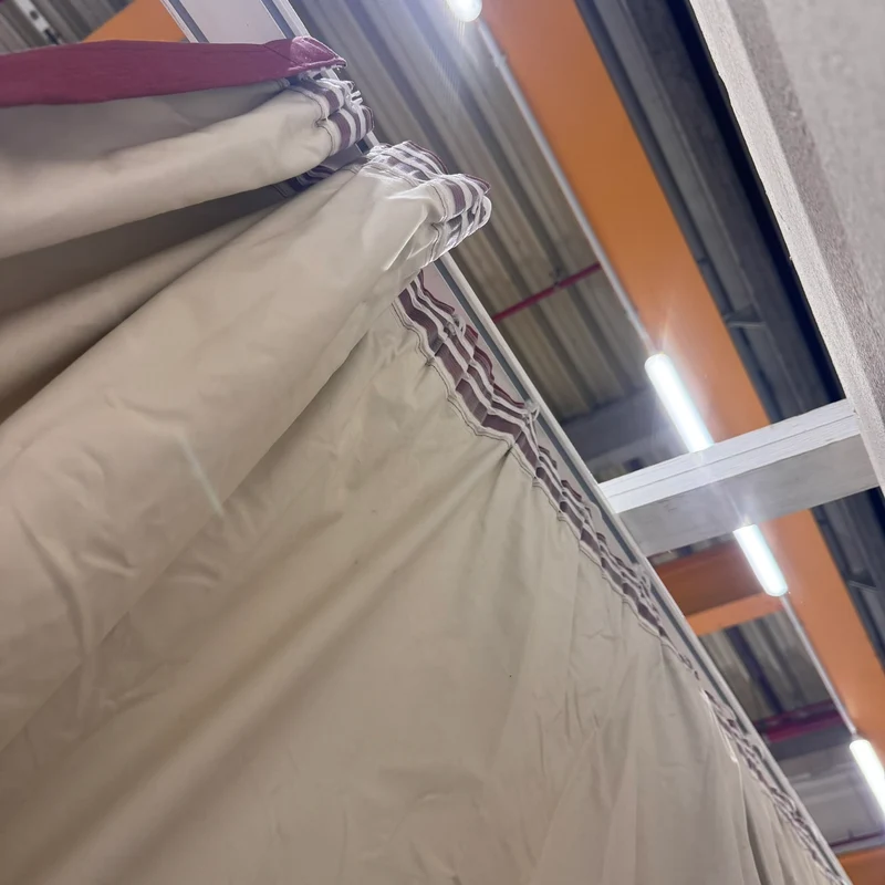 Gardine Altrot 270x270 Verdunkler Vorhang Gebraucht