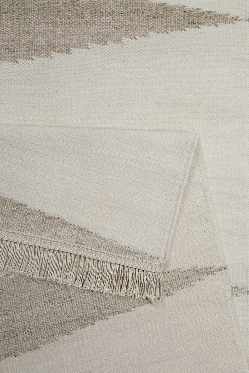 Kelim Teppich Sand Beige aus Naturfasern "Smart Triangle" WECONhome