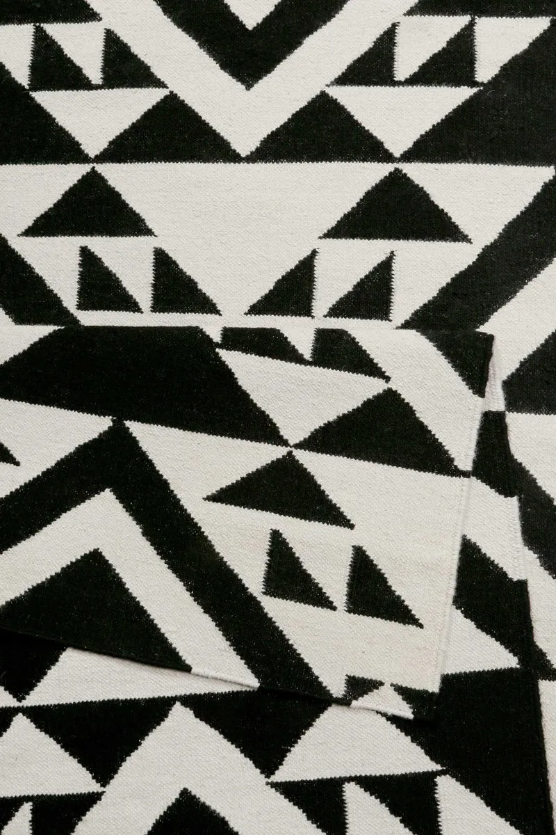 Kelim Teppich Schwarz Creme Weiß aus Wolle "Black Mellow" Accessorize