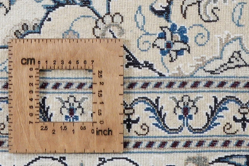 Nain 12La · Handgeknüpft – Beige, 198x197 cm