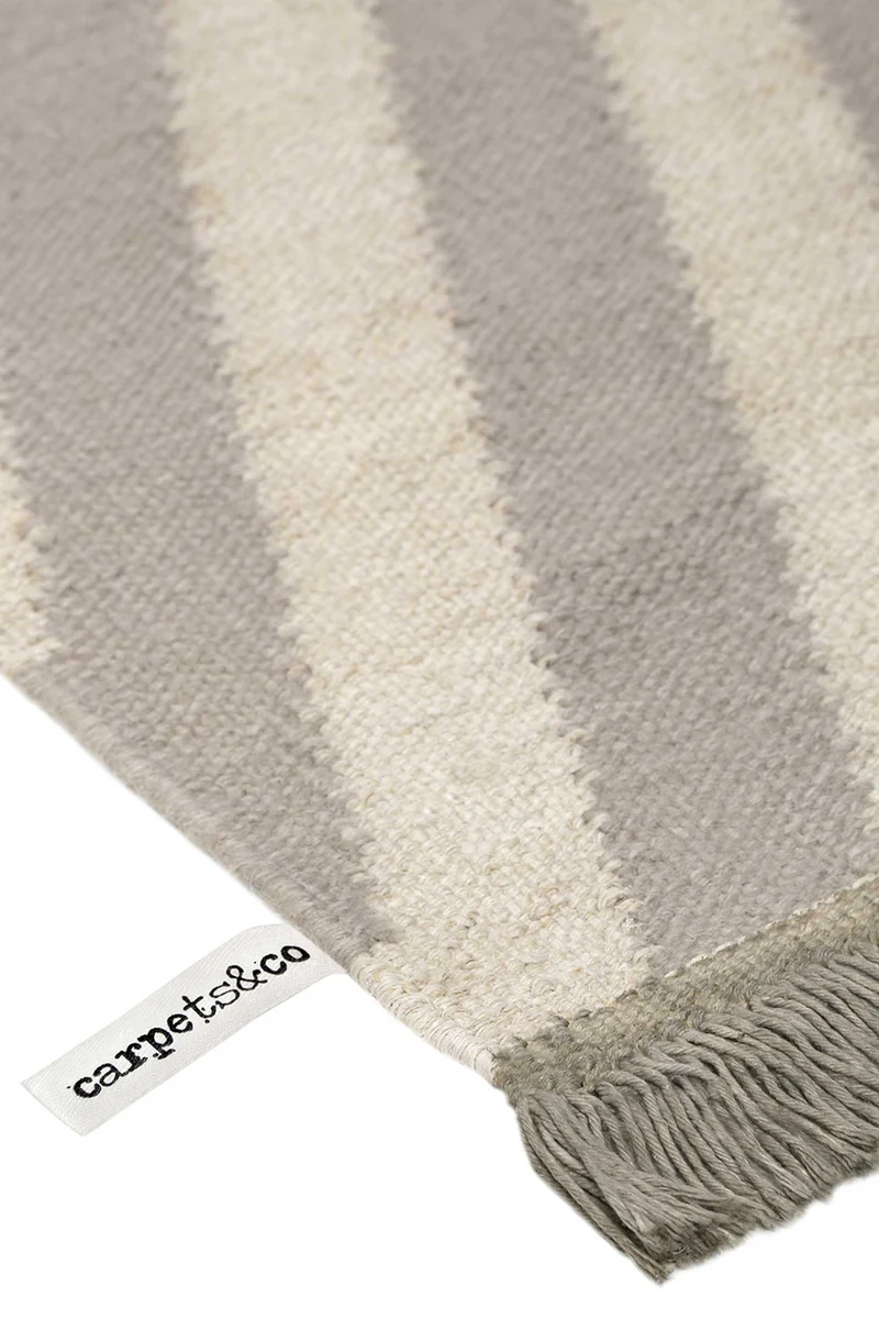 Kelim Teppich Beige Taupe aus Naturfasern "Edgy Corners" WECONhome
