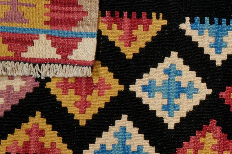 Kelim Gashgai · Handgewebt – Schwarz, 123x84 cm