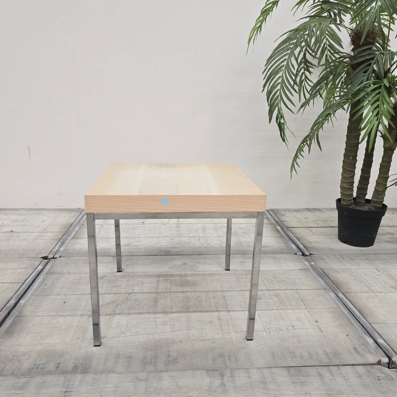 IKEA Klubbo Beistelltisch Hellbraun Holz Quadratisch mit Metallgestell Tisch Gebraucht