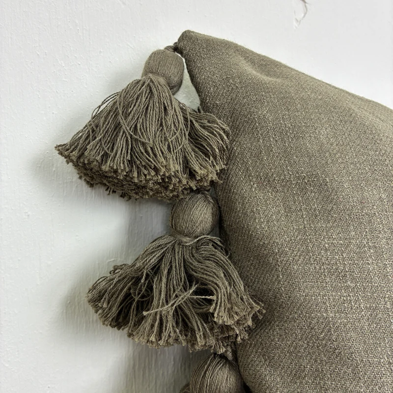 PTMD Dolly Dekokissen Taupe Khaki Quasten 45x45 Neuware
