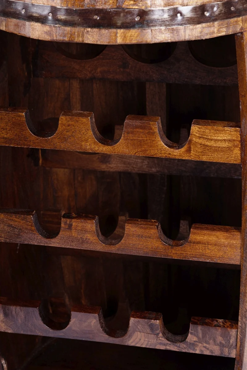 Bar "Jasper" im Weinfass-Design