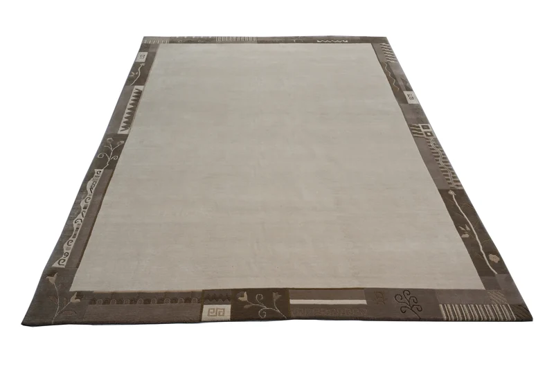 Handgeknüpfter Tibet Teppich in beige mit Retro Bordüre – Neuwertig