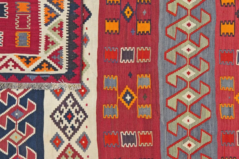 Kelim Gashgai Old · Handgewebt – Bunt, 272x185 cm