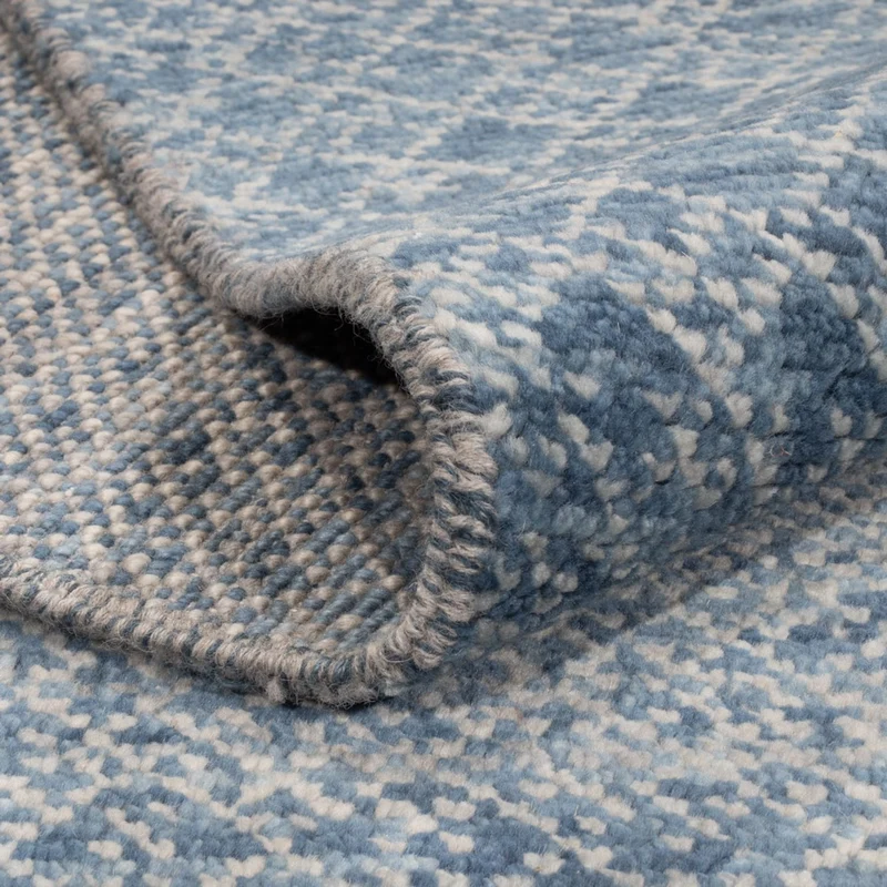Designer Teppich 277x365cm - hellblau