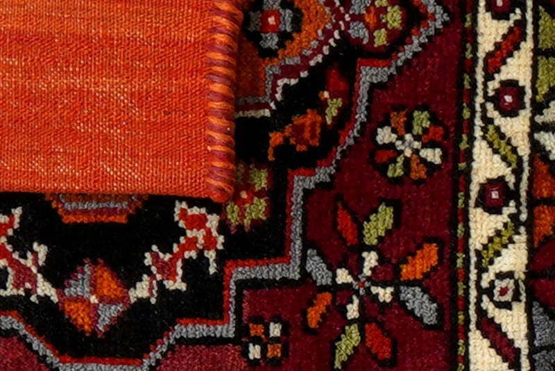 Khorjin · Handgefertigt – Rot, 128x53 cm