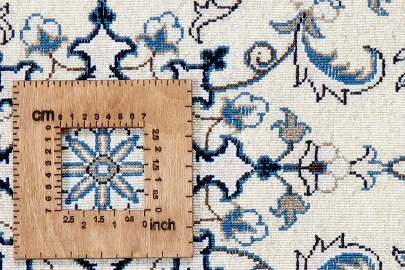 Nain 12La · Handgeknüpft – Beige, 84x58 cm
