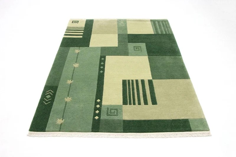 Nepal Teppich 131 x 181 cm - mehrfarbig