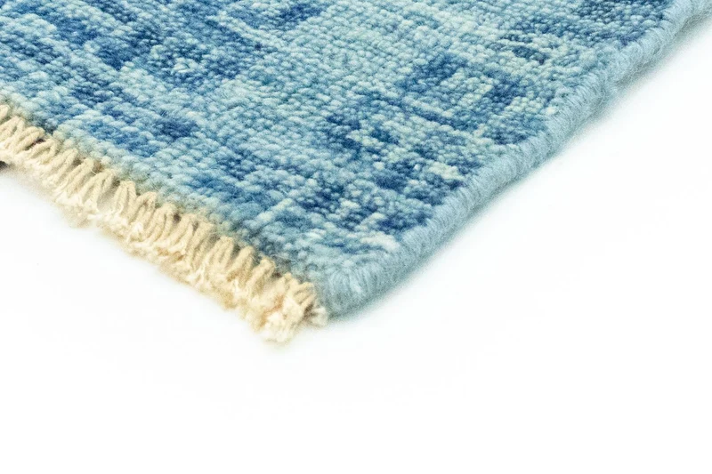 Designer Teppich 243x303cm - hellblau